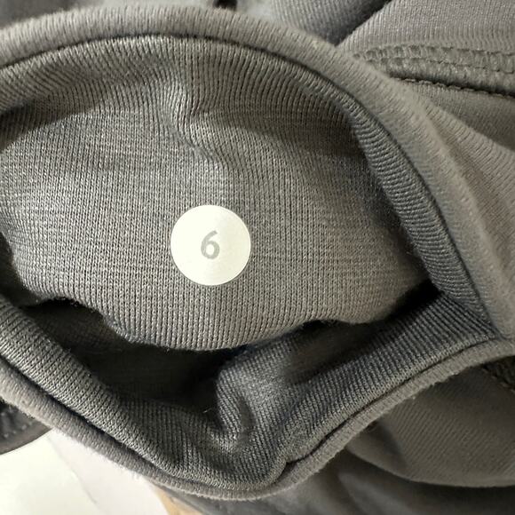6 Lululemon Mid Rise Gray Cropped Leggings - Picture 4 of 4
